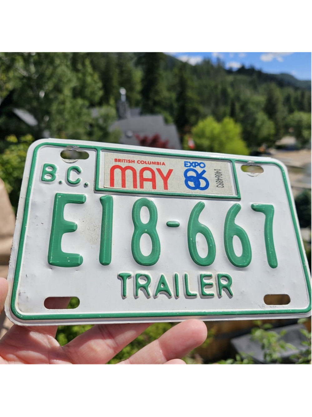 1986 British Columbia BC Trailer License Plate E18-667 Expo 86 Sticker Vintage